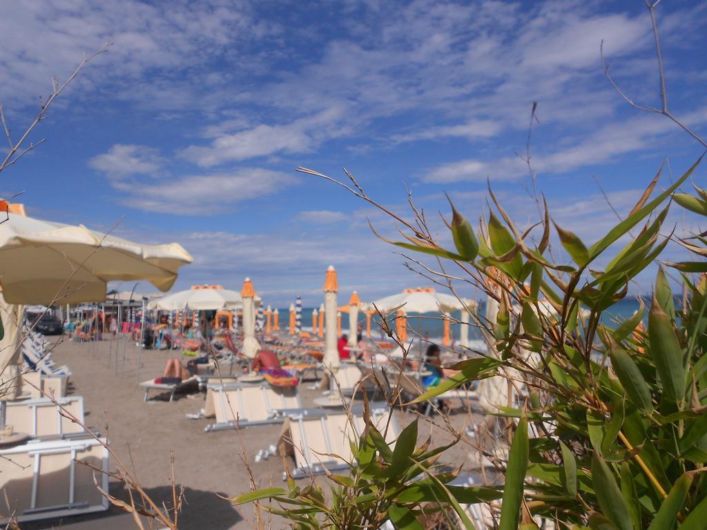 Camping Delfino Albenga Exterior photo