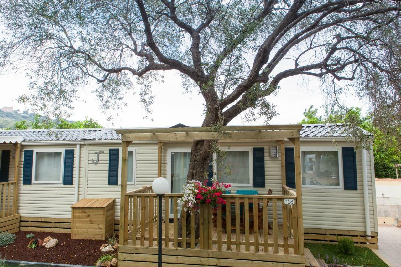 Camping Delfino Albenga Exterior photo