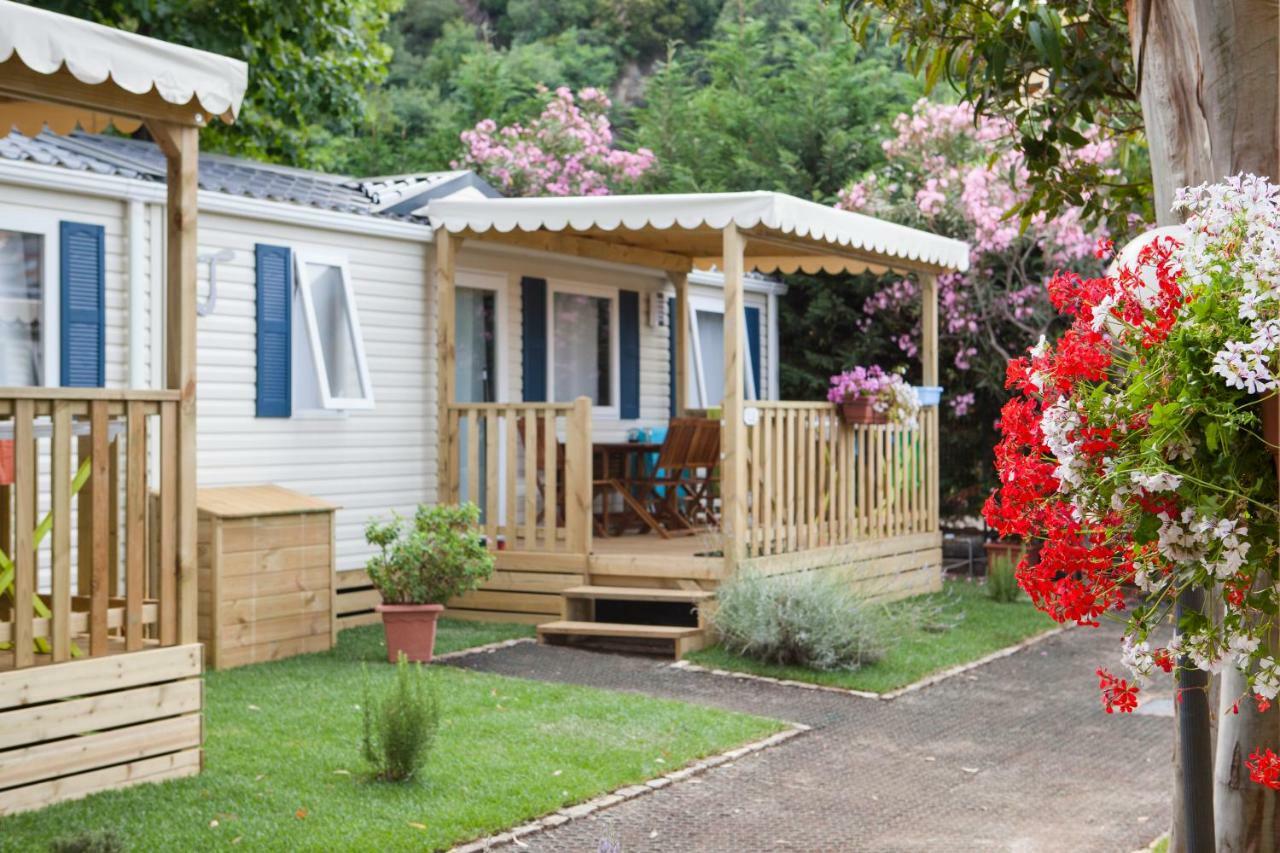 Camping Delfino Albenga Exterior photo